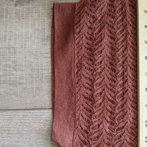 Women's Knit Top - Picture 4 of 10